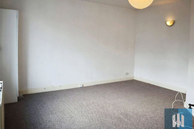 81, College Street, Huddersfield photo 3