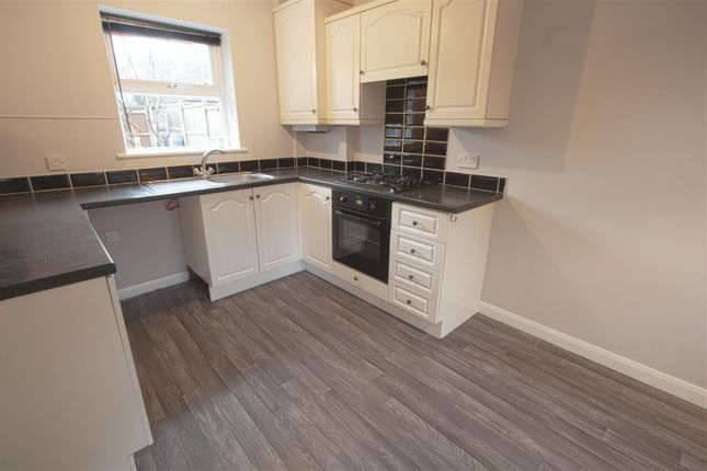 183, Forest Glade, Basildon photo 3
