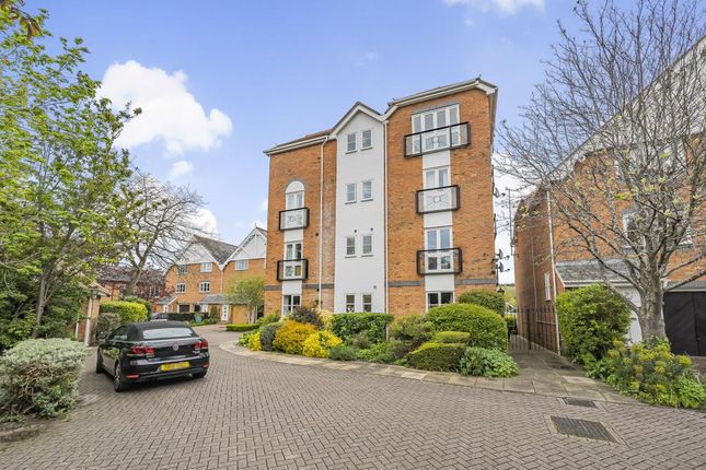 Flat to rent in Boathouse Reach, Henley On Thames
