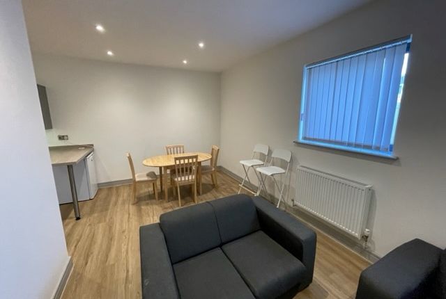 Flat to rent in Old Tiverton Road, Exeter