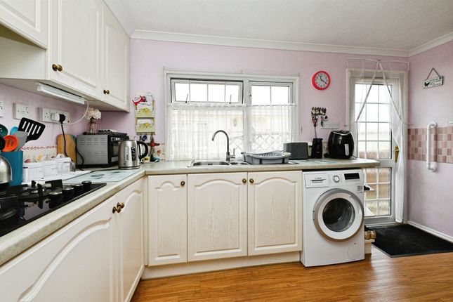 12, Plumtree Mobile Home Park, King's Lynn photo 2