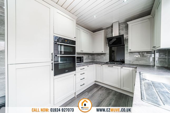 19 Farfield Avenue, Batley photo 3