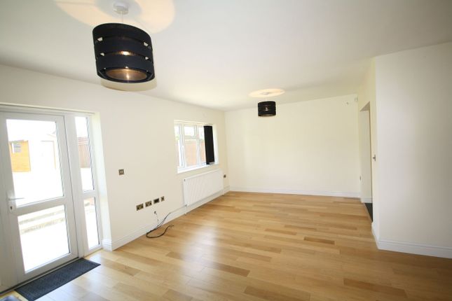 34a, Post Meadow, Iver photo 2