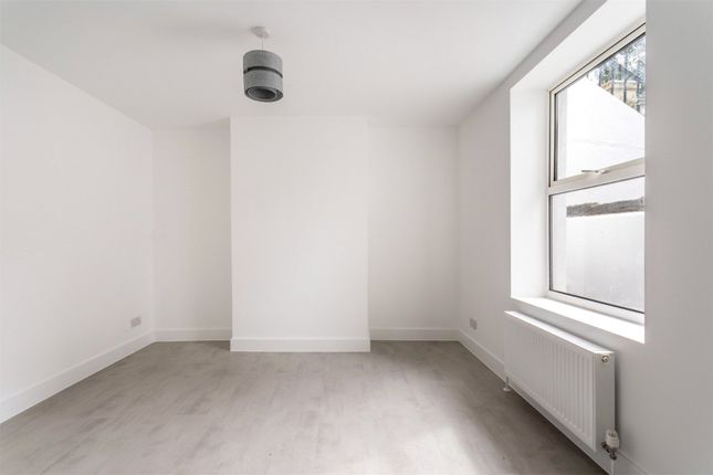 Basement Flat, 67, Elm Grove, Brighton photo 2