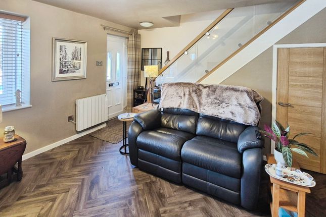 26, Highfields, Burntwood photo 4