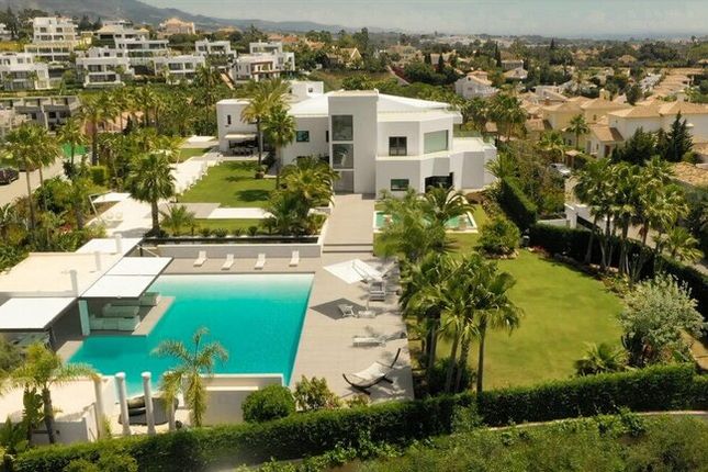 Thumbnail Villa for sale in Lomas Del Colorado, Nueva Andalucia, Marbella