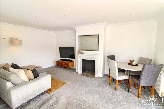 24, Hatchgate Close, Thatcham photo 3