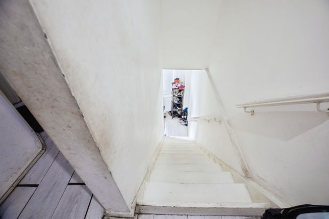 141b, High Street, London photo 2