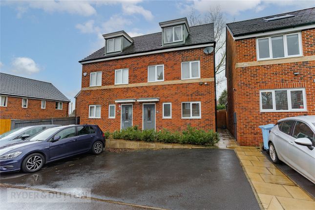3-bed house on 28, Greenhurst Crescent, Oldham, £260,000