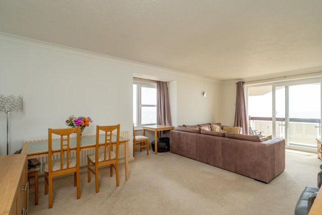 11, Berkeley Court,, The Esplanade, Bognor Regis photo 3