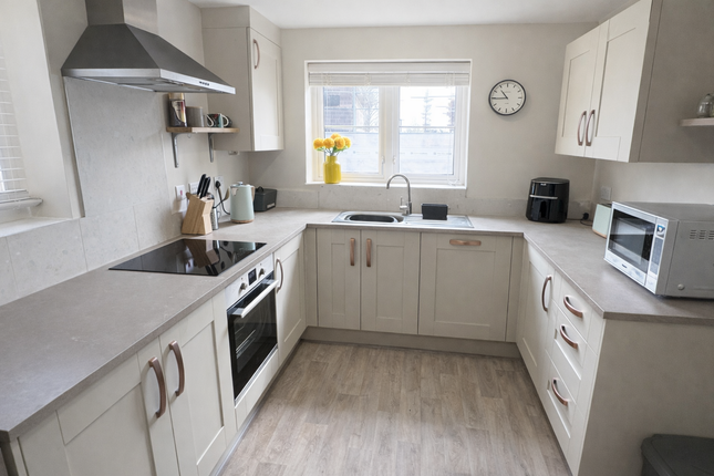 12, Meadowsweet Way, Colchester photo 4