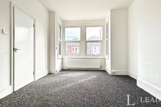 Room 5, 171, West Road, Westcliff-on-Sea photo 2