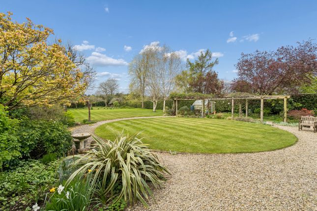69 Copperkins Lane, Amersham photo 4