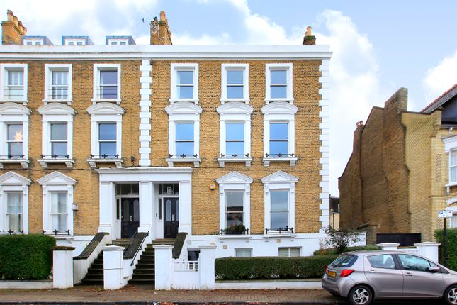 Flat for sale in St James's Drive, Wandsworth Common, London