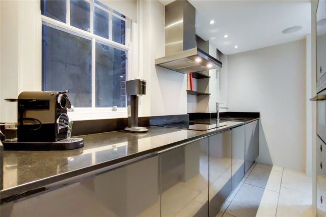 Flat 21, Aldwych Buildings,, Parker Mews, London photo 4
