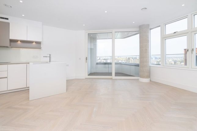 Thumbnail Flat to rent in Sterling Way, Islington, London