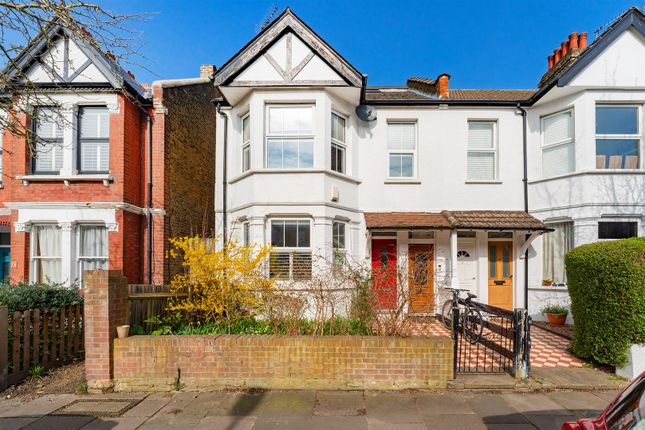 Flat for sale in Murray Road, Ealing