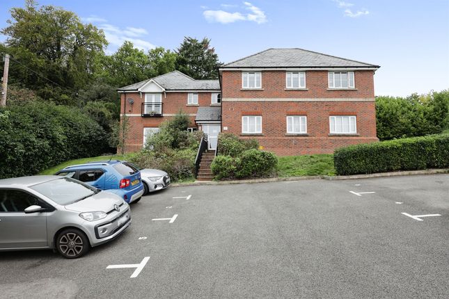 Flat for sale in Farriers Way, Chesham