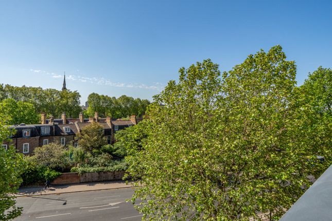 Flat 26, Marlow Court, London photo 4