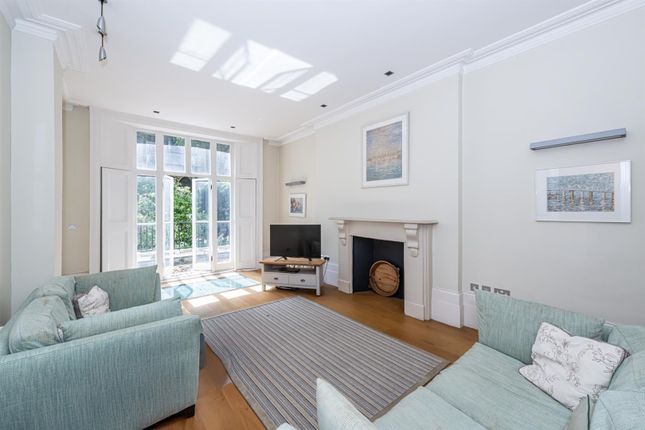 26, Upper Addison Gardens, London photo 2
