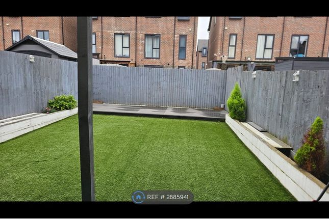 Edge Lane, Droylsden photo 4