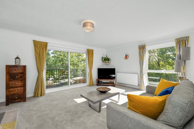 9, Hillrise, Surrey photo 4