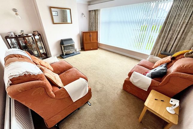 34 Langdale Drive, Bury photo 4