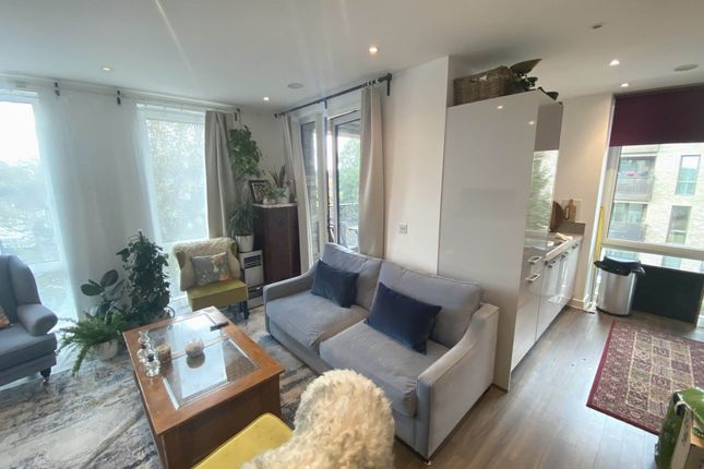 19 Colliford Court, Farnsworth Drive, Edgware photo 2
