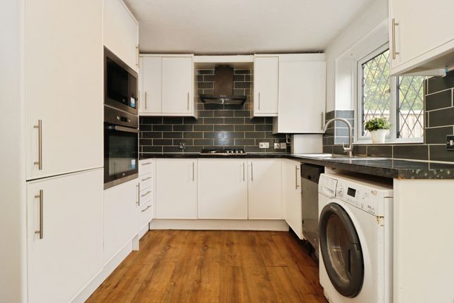 32, Cropthorne Road, Gloucestershire photo 5