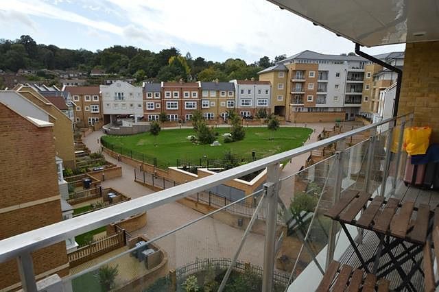 23 Tanner House, Godalming photo 5