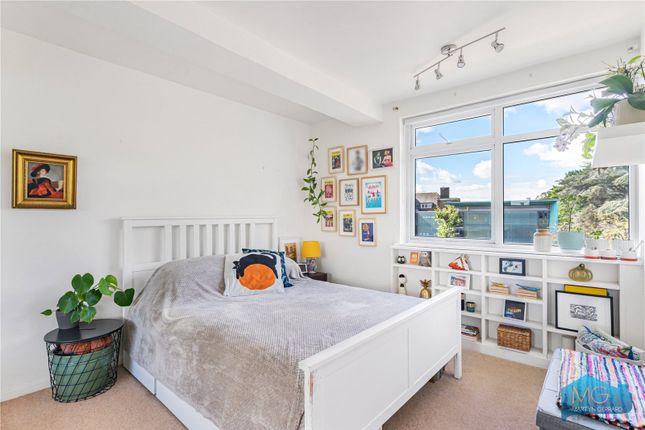 Flat 6, Highcroft, 170, Highgate Road, London photo 4