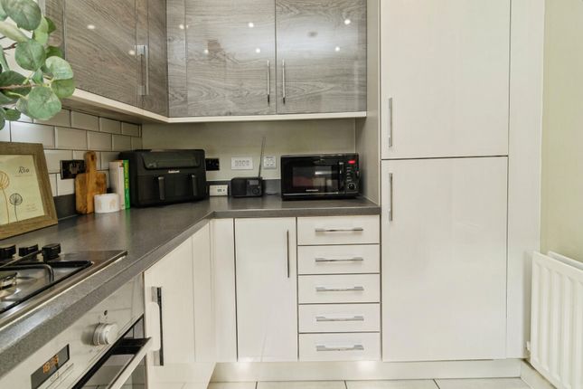 5, Mccowen Close, Luton photo 5