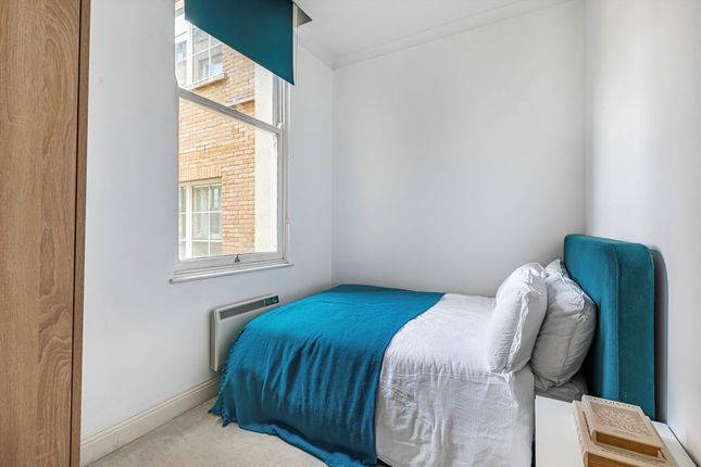 Flat 6, Lambert House, 2, Ludgate Square, London photo 5