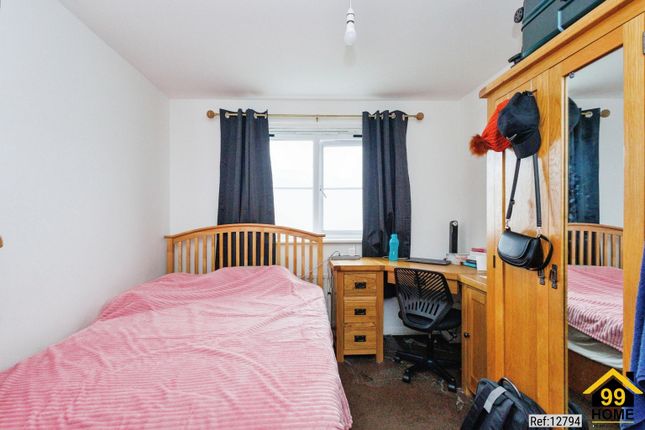 Flat for sale in Blueberry Avenue, Manchester