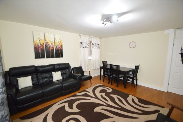 16, Lister Court, Purley photo 3