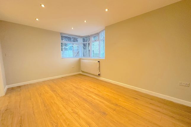 16, Lincoln Green, Wolverhampton photo 3