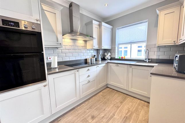 7, Luddesdon Road, Erith photo 2