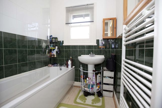 Flat for sale in Albert Road South, Watford