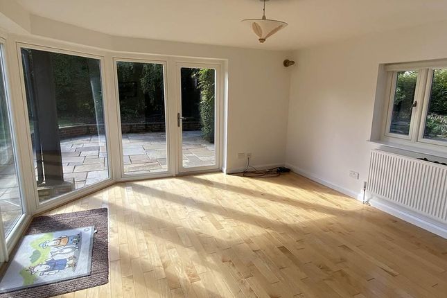 2 Nursery Cottages, Harvest Hill, Wooburn Common, Wooburn Green photo 3