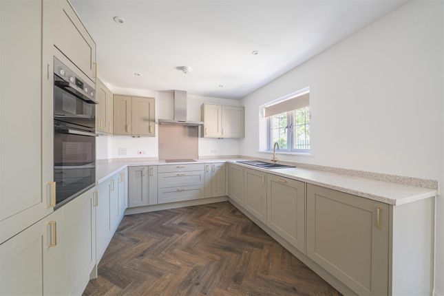6D, Church Lane, Riseley photo 2