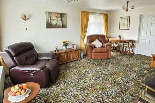 31, Clifford Drive, Lowestoft photo 3
