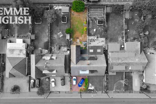65 Guernsey Gardens, Wickford photo 2