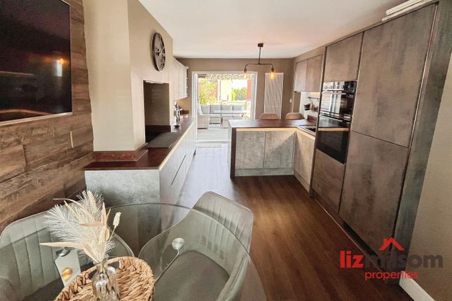 26, Salisbury Drive, Swadlincote photo 2