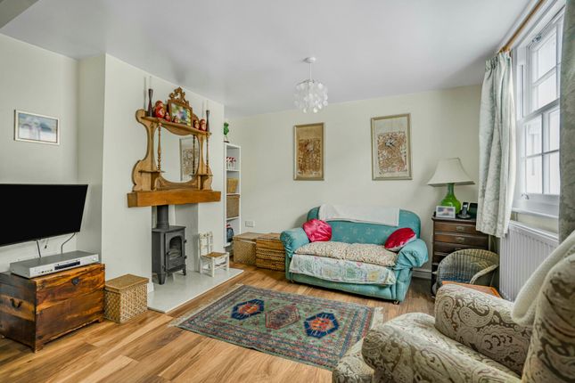 6 Church Street, Watlington photo 2