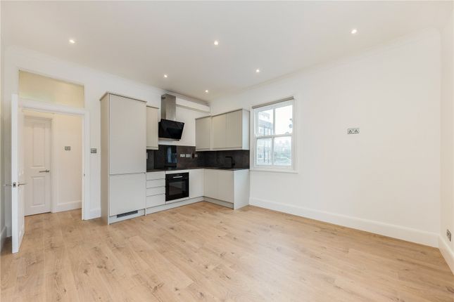Flat to rent in North Pole Road, London