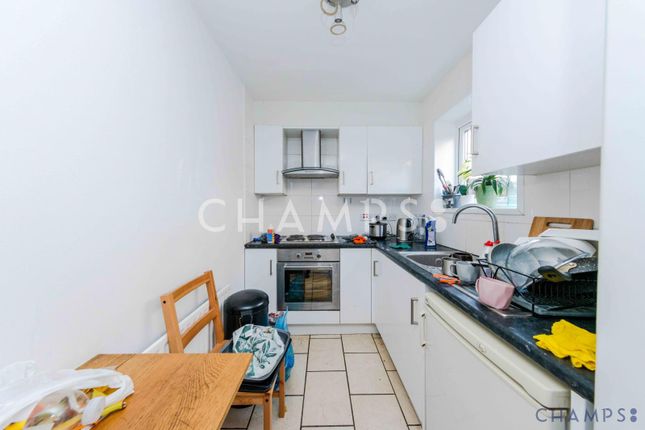 Flat 28, Ironmongers Place, Canary Wharf, London photo 4