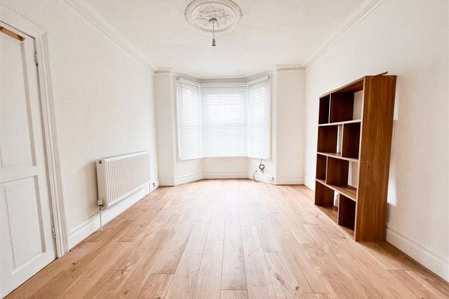 46, Federation Road, London photo 3