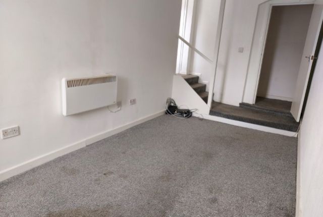Flat 2, 201-203 High Street, Birmingham photo 3