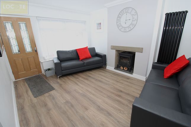 135 Arundel Avenue, Flixton photo 2