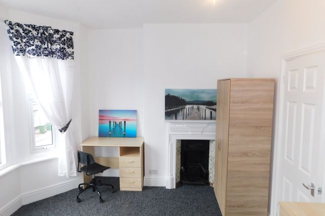 Thackeray Road, Southampton photo 5